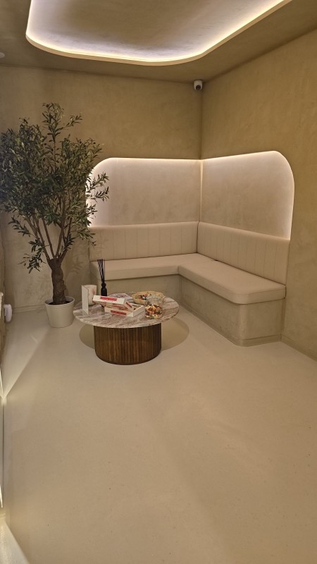 Rénovation et création de banquette sur bâti intérieur